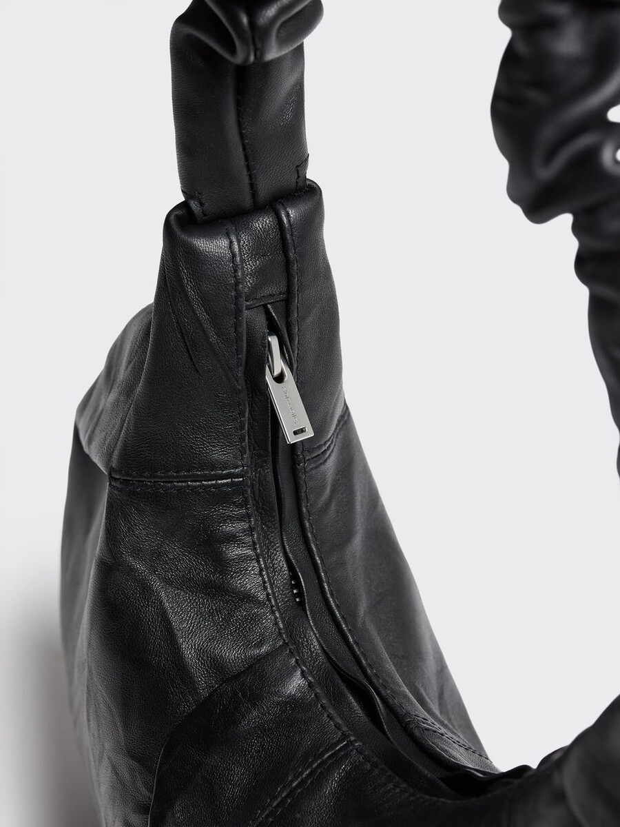 borsa a bozzolo in pelle morbida leni