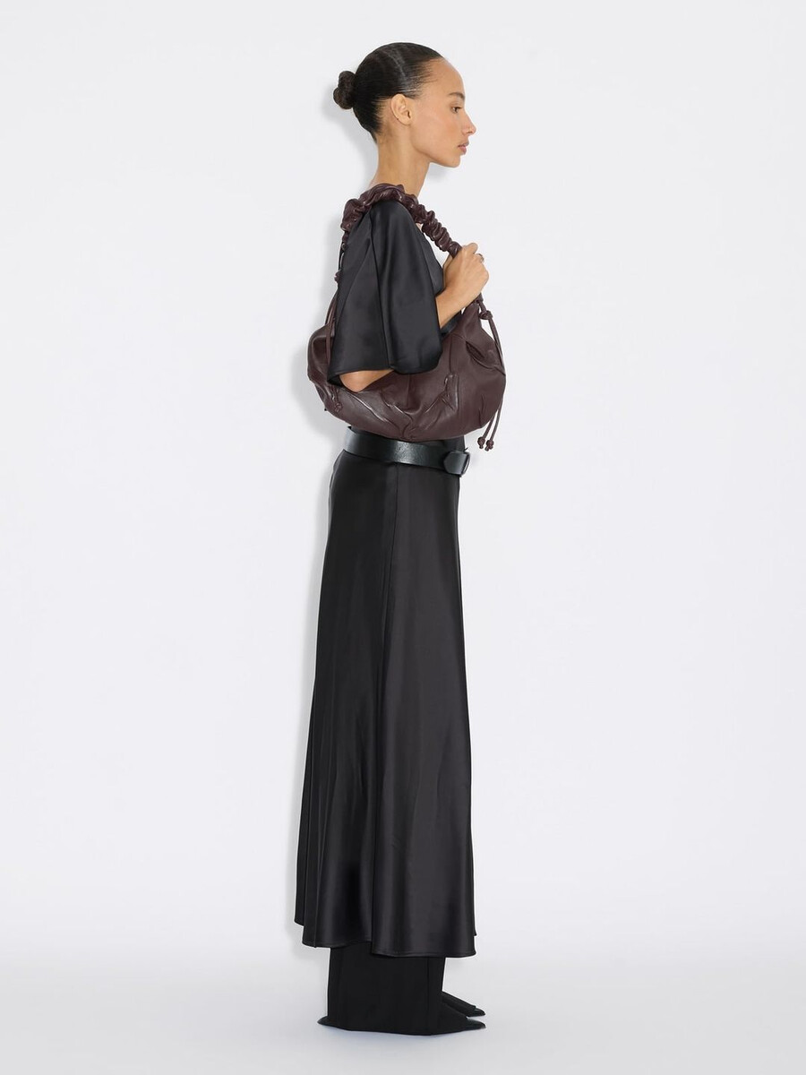 borsa a bozzolo in pelle morbida leni