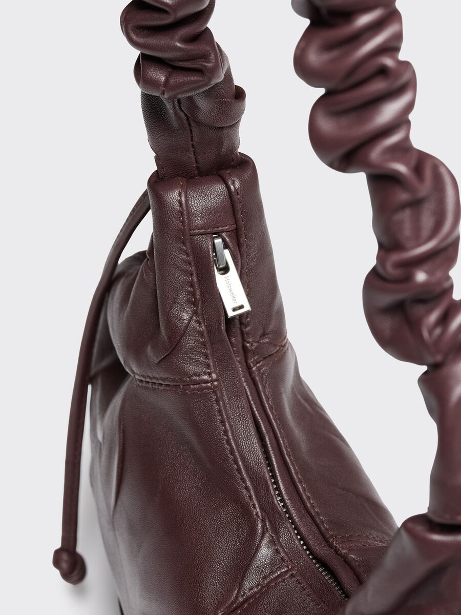 borsa a bozzolo in pelle morbida leni