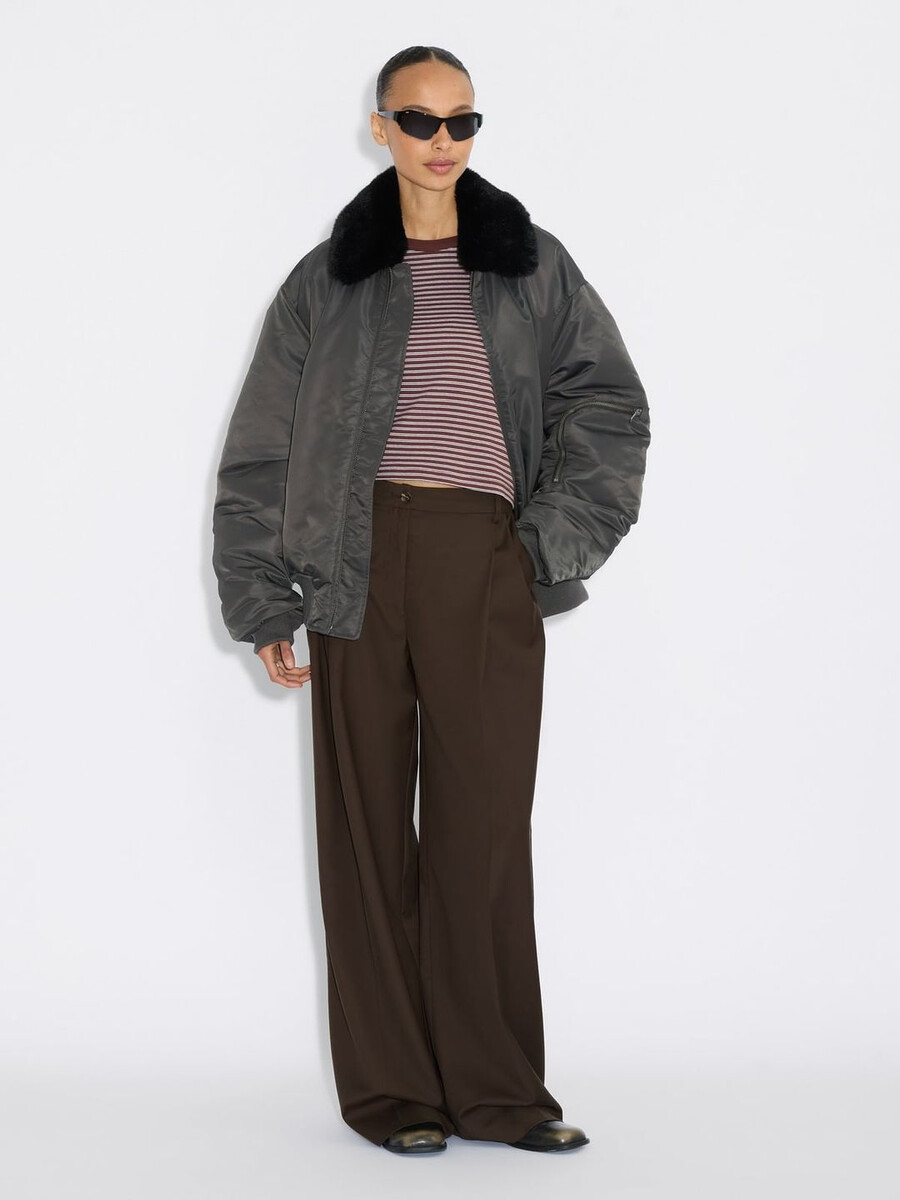 maglietta a righe con gattino